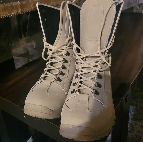 High boot - Picture 3 of 4